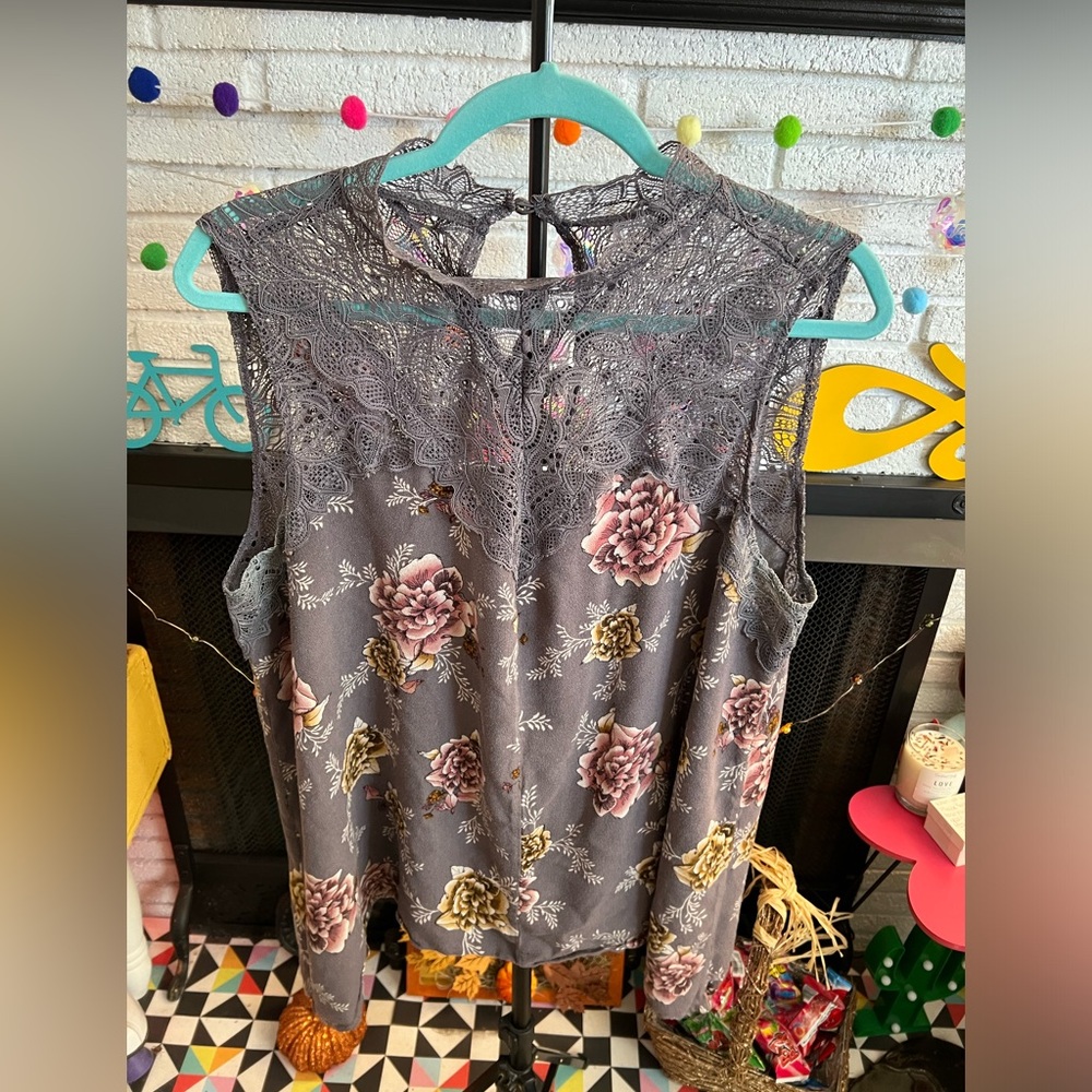 Torrid Size 1 Lacy Tank